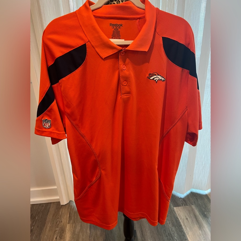 Broncos golf shirt xxl